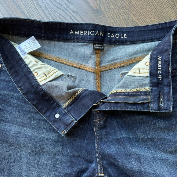Preowned- Men’sAmerican Eagle AirFlex+ Temp Tech Athletic Fit Jeans. - Picture 2 of 8